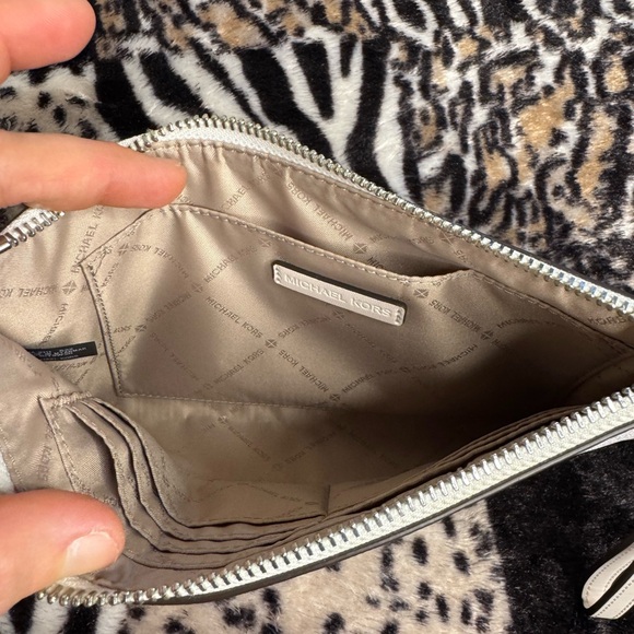 Michael Kors White & Light Pink Signature Tote with Wristlet - Picture 3 of 6